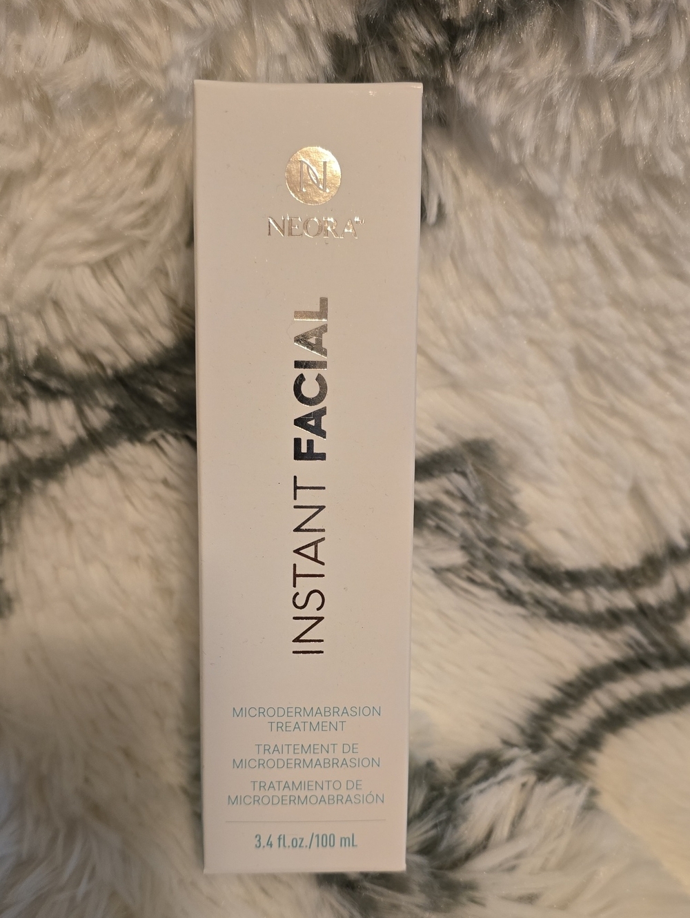 Neora Instant Facial Microdermabrasion Treatment - White